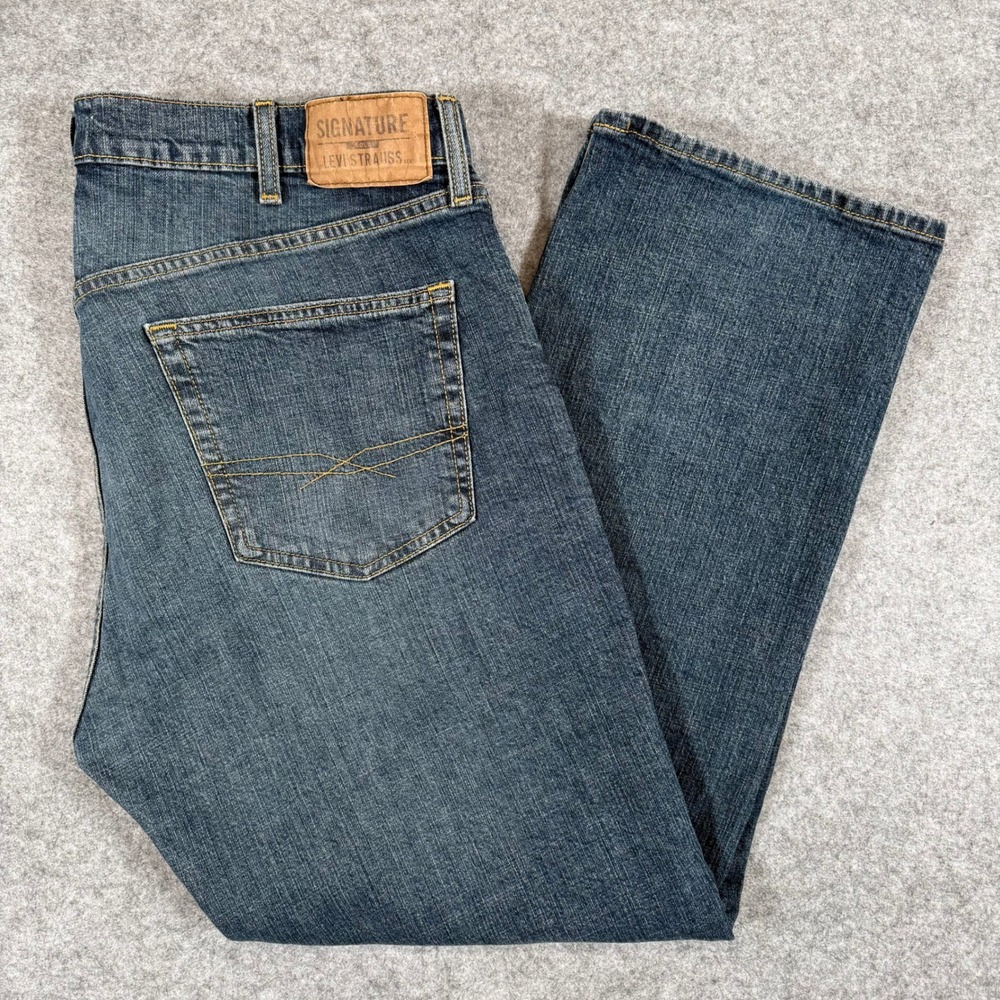 Signature by Levi Strauss Gold Label Relaxed Fit Jeans Mens 38x29 Med Wash Blue